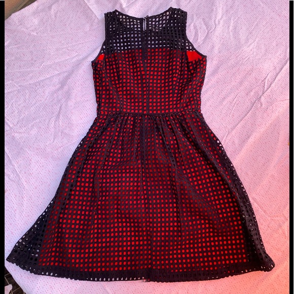 Banana Republic Navy Blue/Red Geo Eyelet Lace sleeveless Short Peplum Dress - Picture 7 of 13